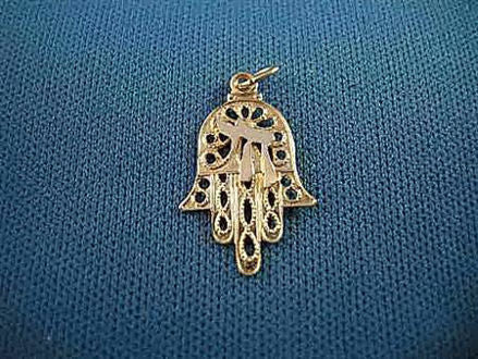 Petite Chai Hamsa