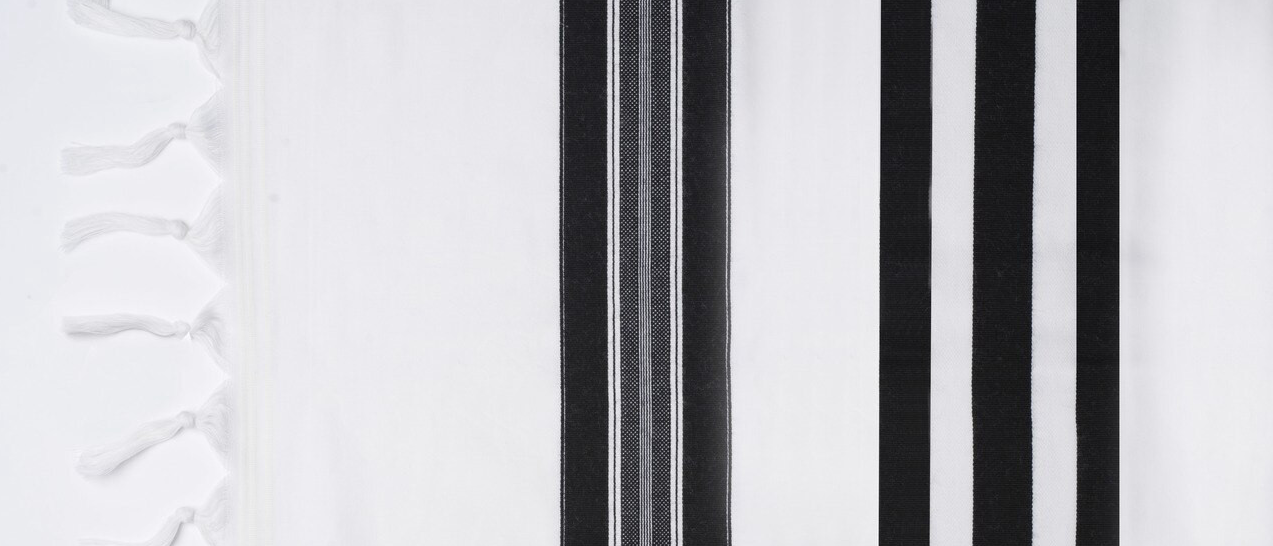 Kal Kanesher Wool Tallis - Image 2