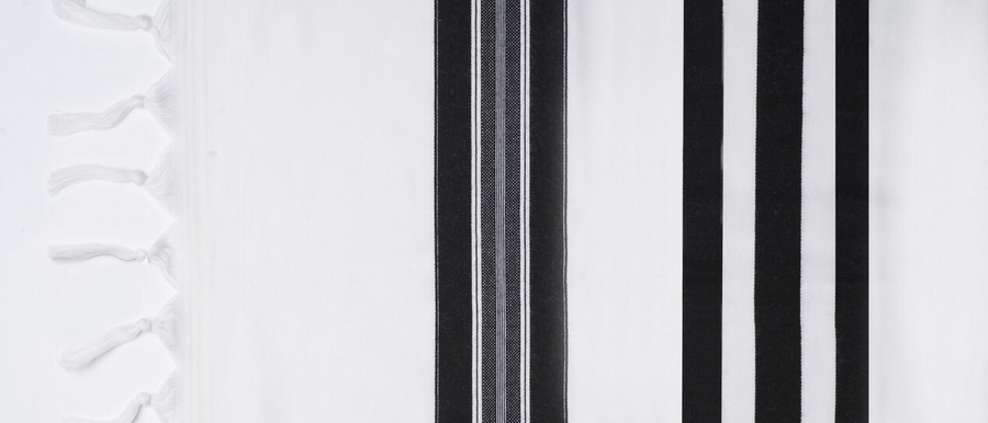 Kal Kanesher Wool Tallis - Image 2