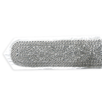 Front view of traditional silver Geflochten atarah, 6.5 by 38 inches