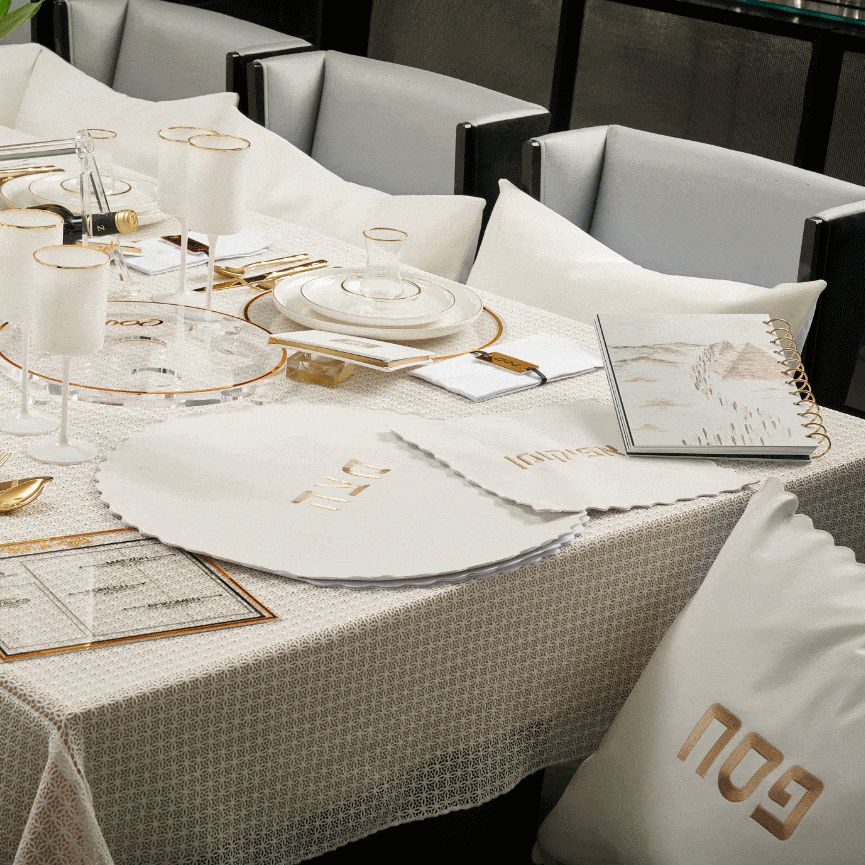 Scalloped Edge Pesach Set