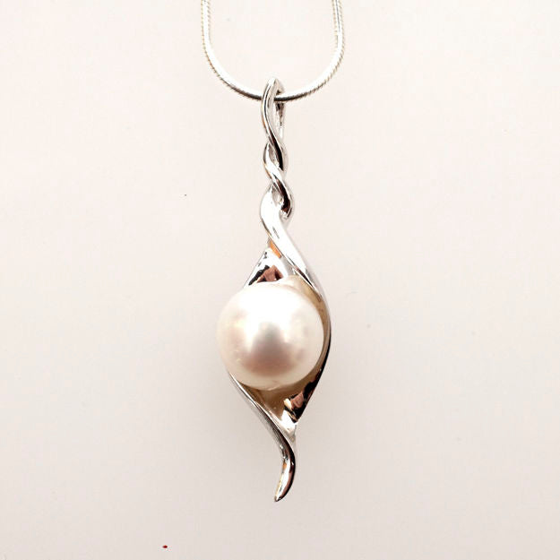 Silver Leaf Pendant — alternate view | Judaica Square Lakewood