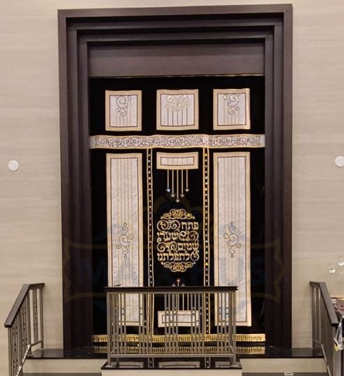 Parochet #146 - Shul Items