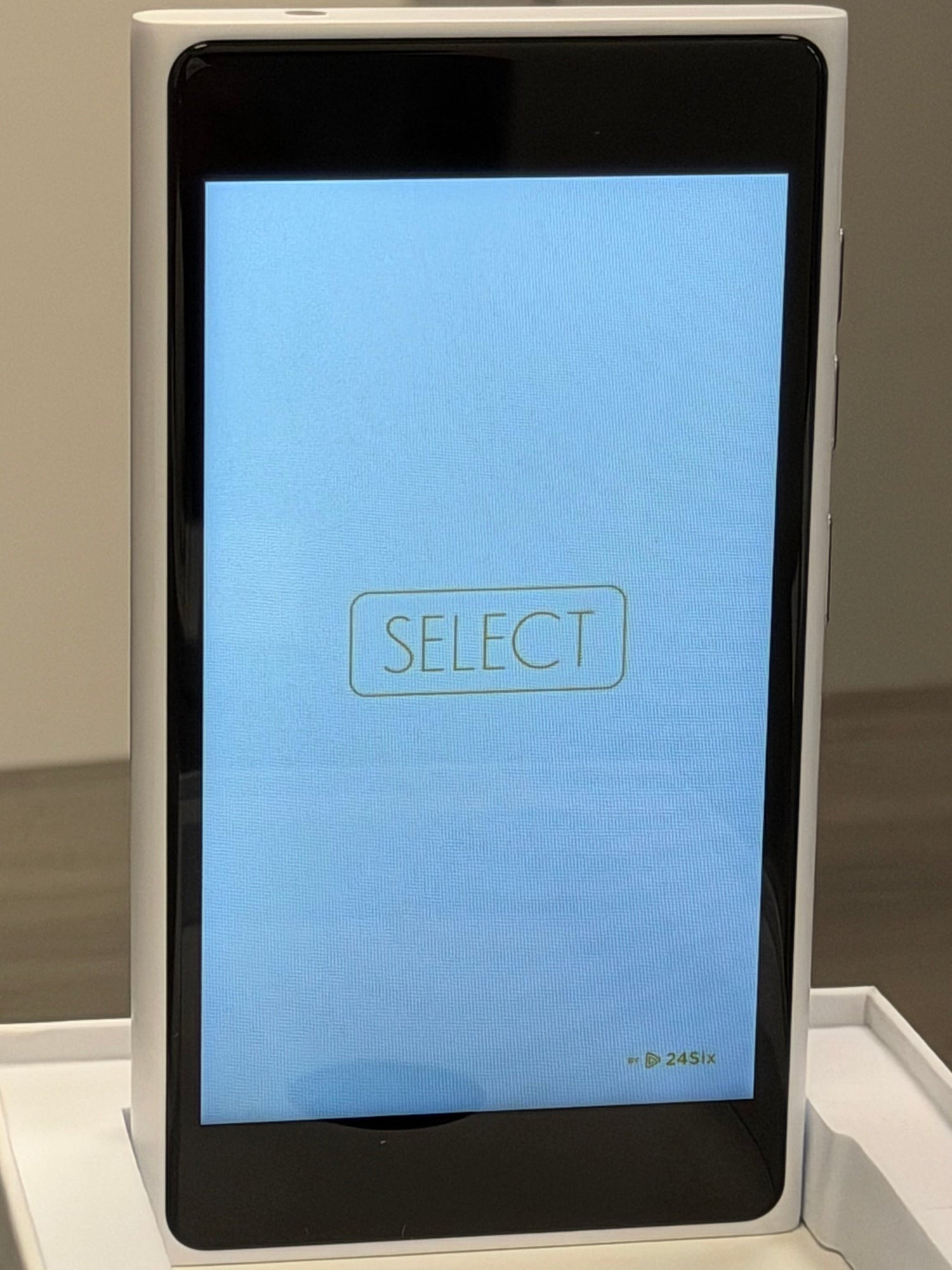 24Six Solo SELECT device and retail box