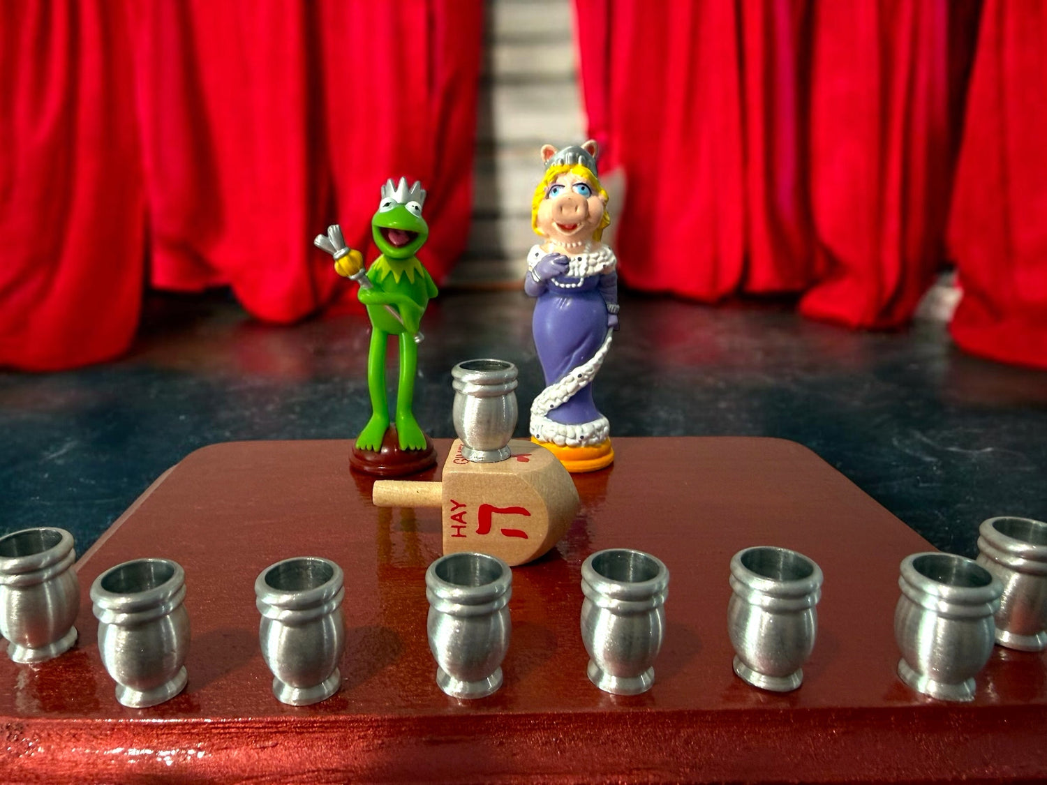 Kermit and Miss Piggy menorah — Muppets chess figures on a small painted plaque | Judaica Square Lakewood (view 9)