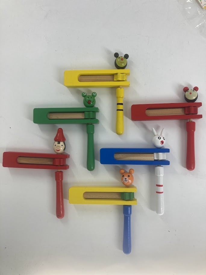 Animal Face Wood Gragger-Assorted Colors-6.5"x5" (GR-601966)