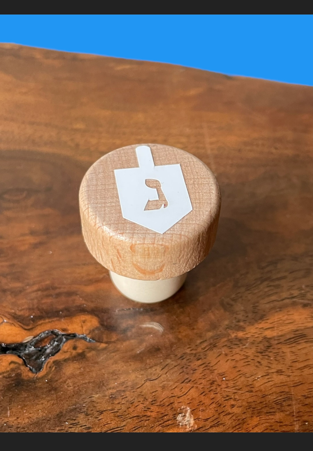 Jewish star and dreidel wine stoppers — wood and cork bottle stoppers with vinyl designs | Judaica Square Lakewood (view 3)