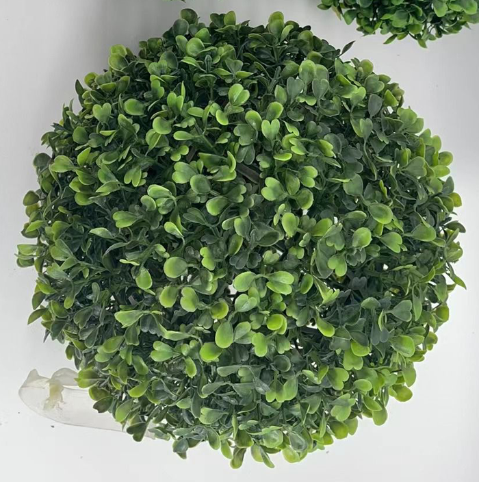 11" Green Boxwood Leaves Ball (CLA-2022126)
