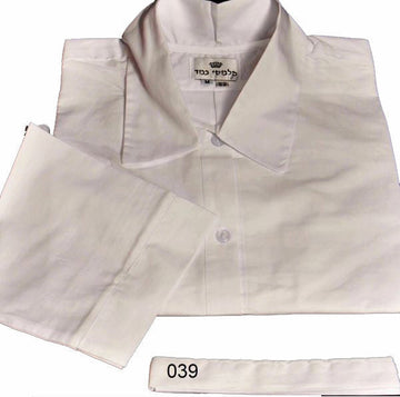 Plain kittel without pleats or lace