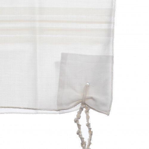 White on white wool round neck tzitzis | Judaica Square Lakewood
