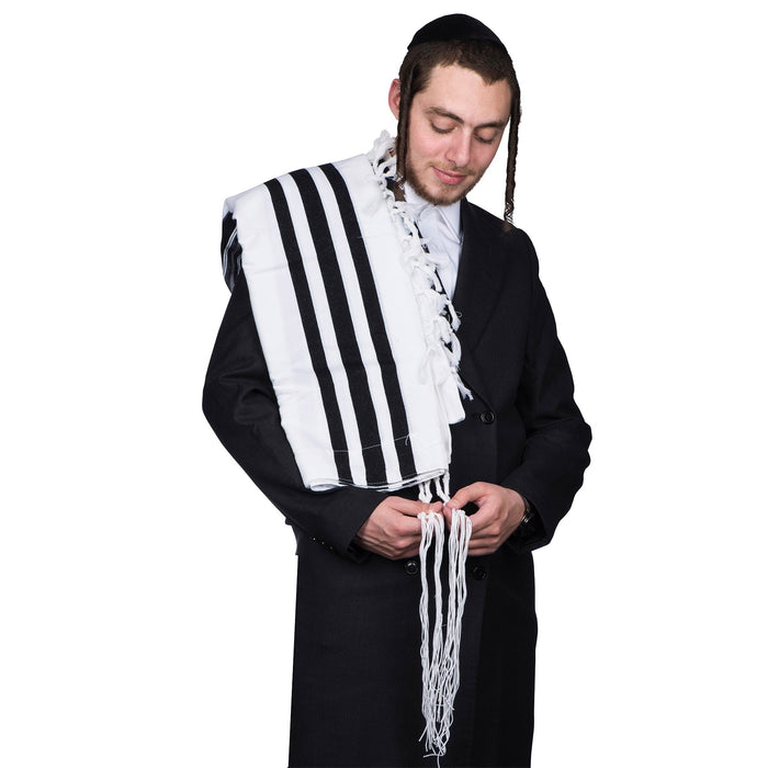 Kanesher super light wool tallis, weekday front view
