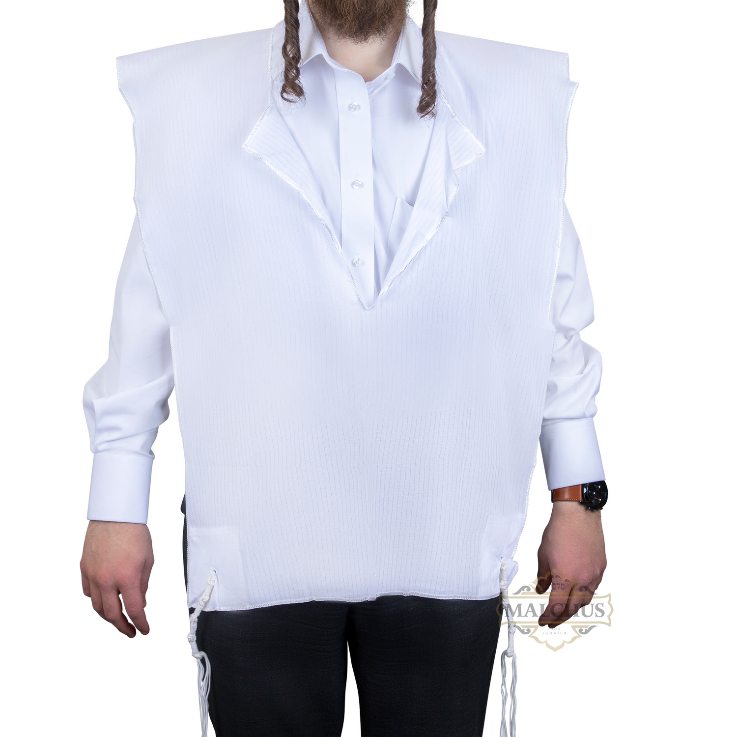 Front view of Malchut adult cotton V-neck 1-hole Ashkenaz tzitzis
