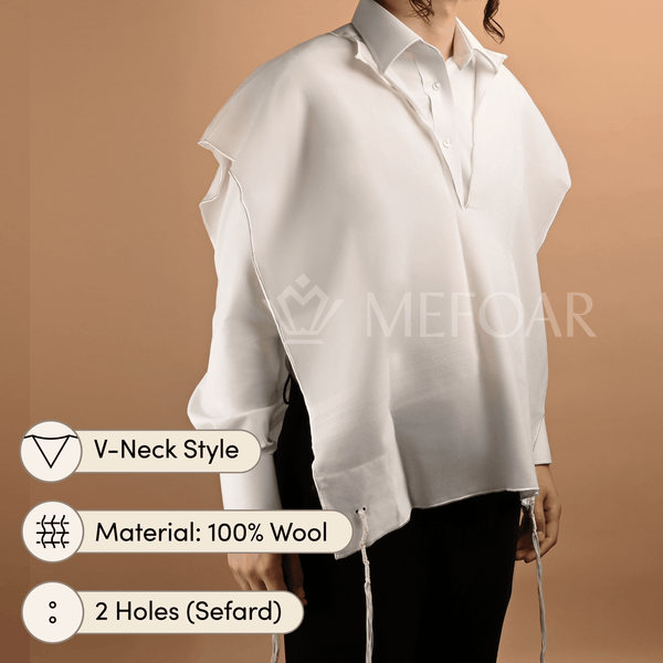 Mefoar white-on-white wool V-neck tzitzis with regular strings and no garment-edge fringes