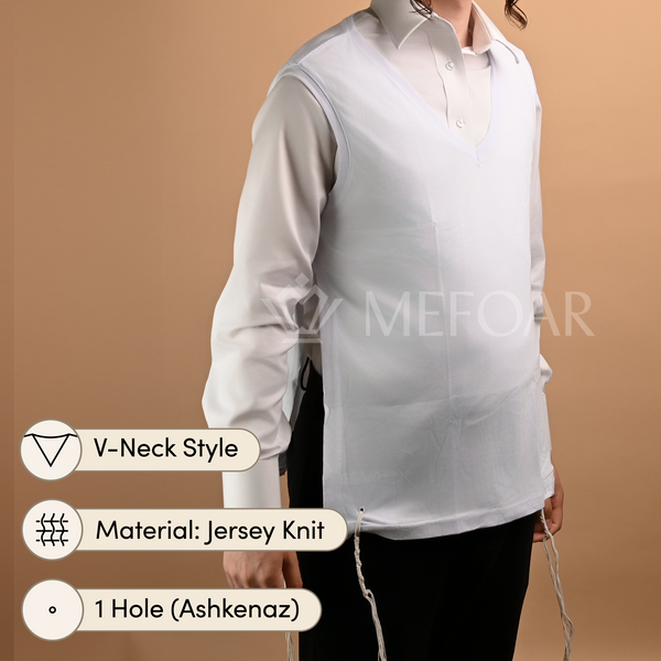 Mefoar undershirt tzitzis with V-neck and one-hole corners