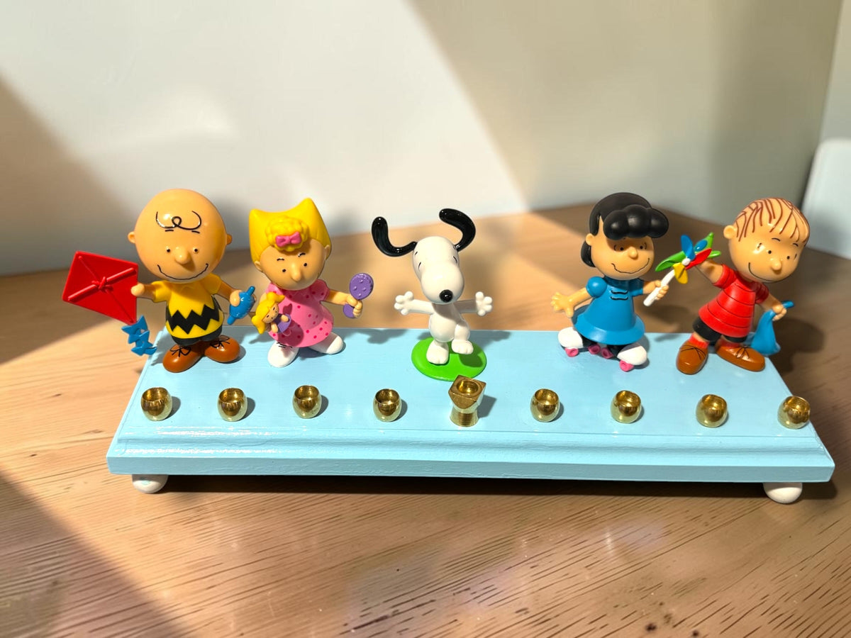 Vintage Peanuts Hanukkah menorah alternate view