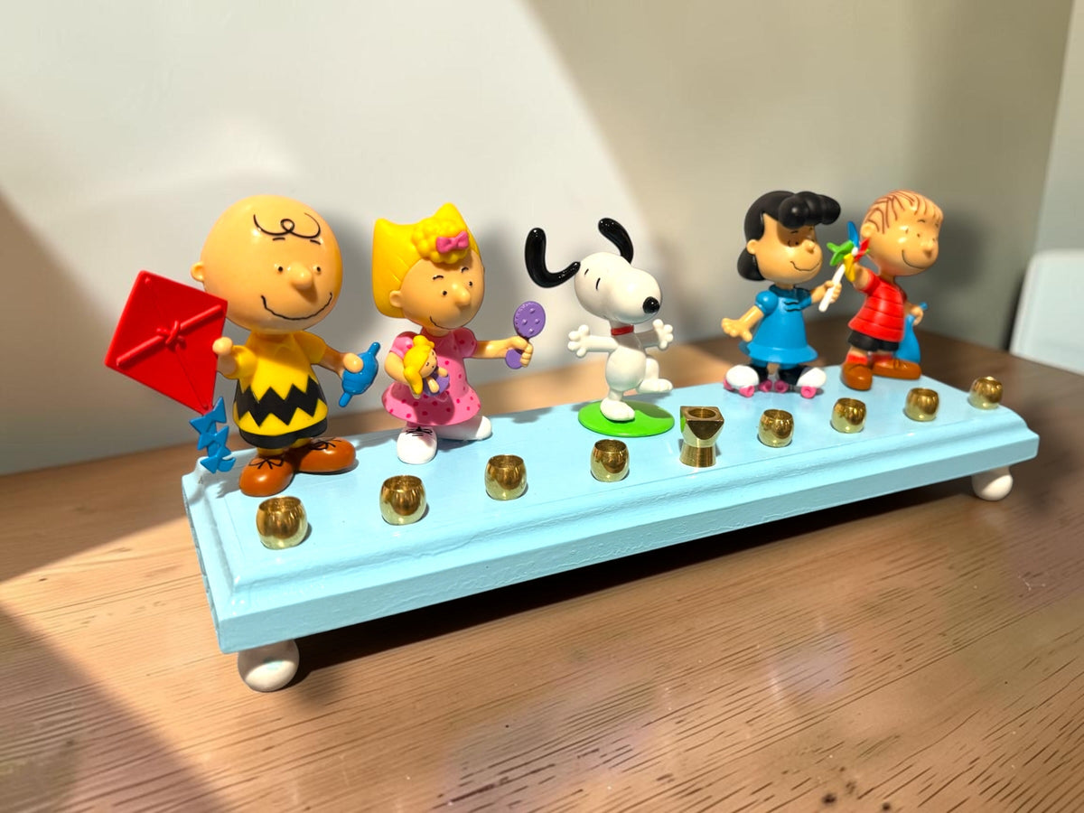 Vintage Peanuts Hanukkah menorah detail view