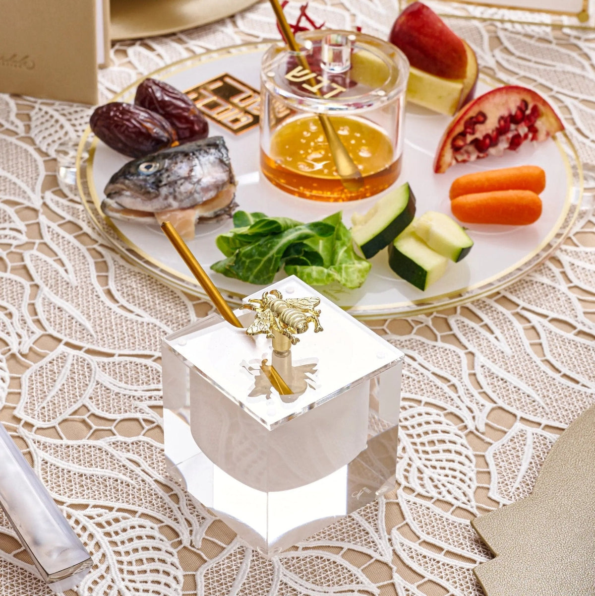 Bee Honey Dish — 3" x 3" Lucite honey dish with metal spoon