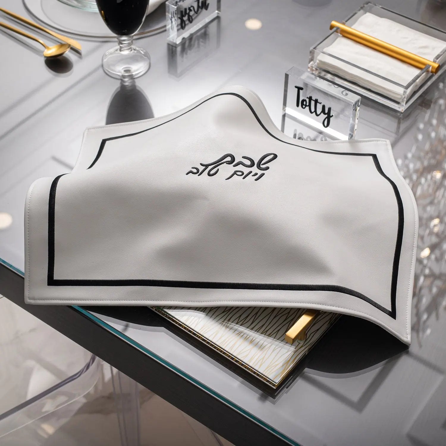 Hotel Style Challah Cover — reverse view | Judaica Square Lakewood