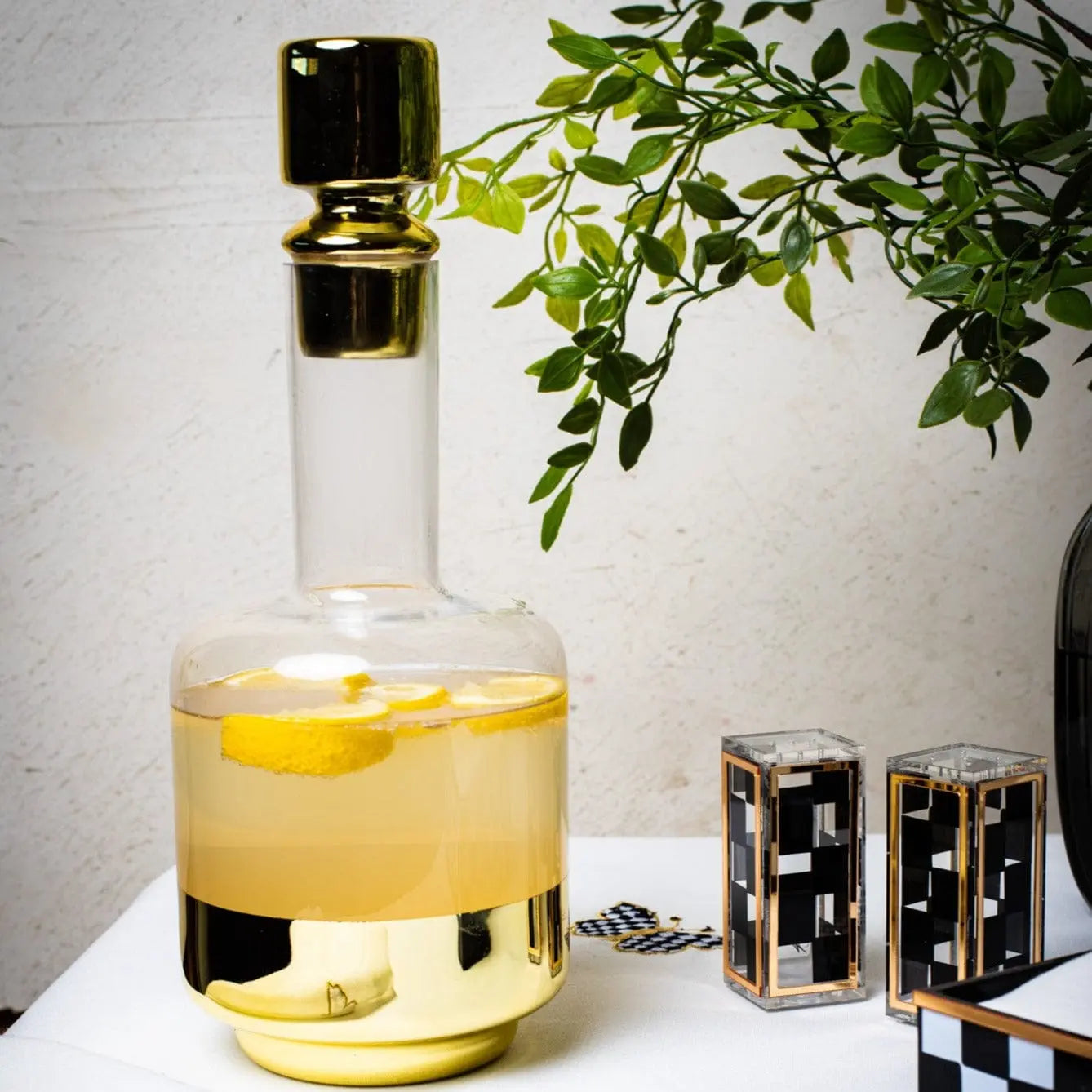Minimalist Wine Decanter | Judaica Square Lakewood
