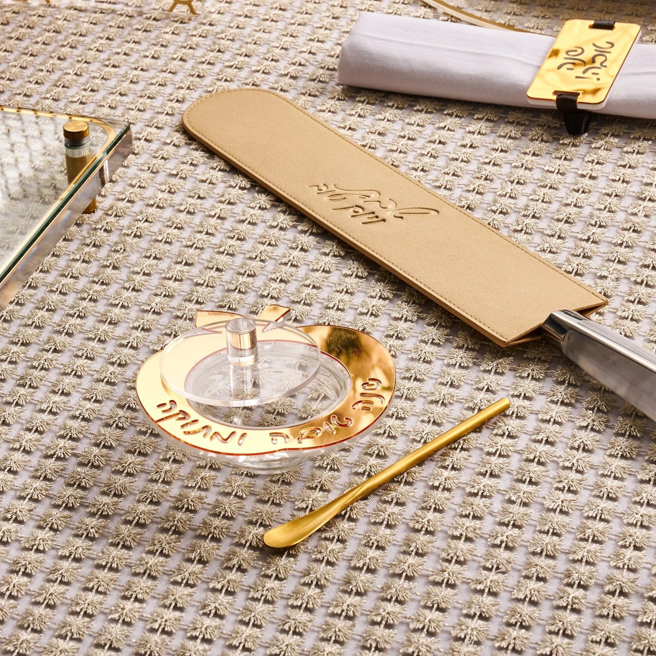 Rosh Hashana 2023 Classic Tablescape | Judaica Square Lakewood