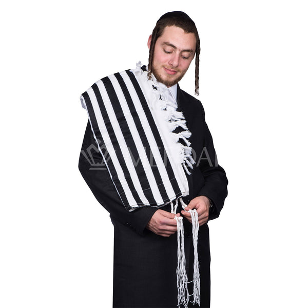 Deluxe wool tallis, front view
