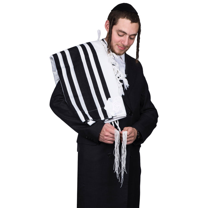 Ultra light wool tallis for Shabbos, front view